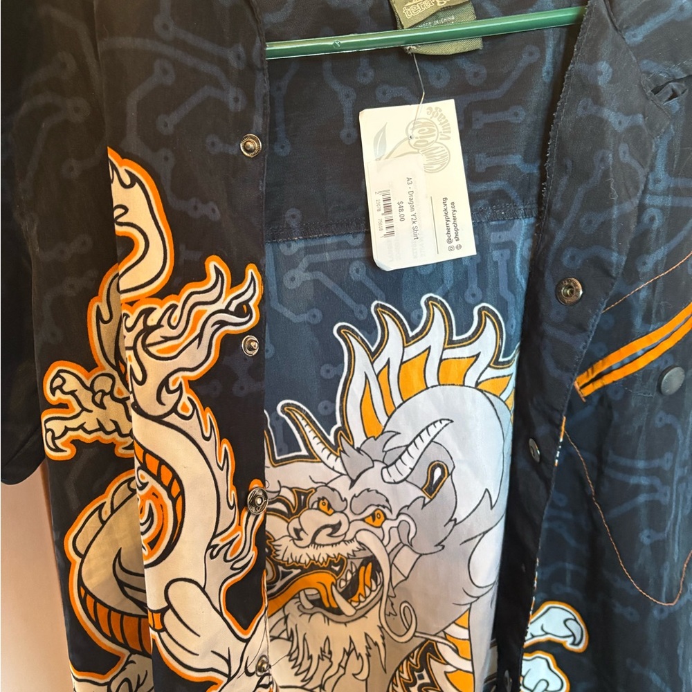 Dragon Print Button-Up Shirt - Vintage - Y2K - NEW W/ TAGS!! ACCEPTING etransfer